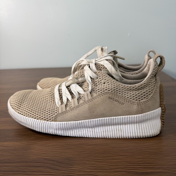Sorel Women’s Out 'N About Plus Beige Waterproof Sneaker Size 7.5 - Picture 2 of 9